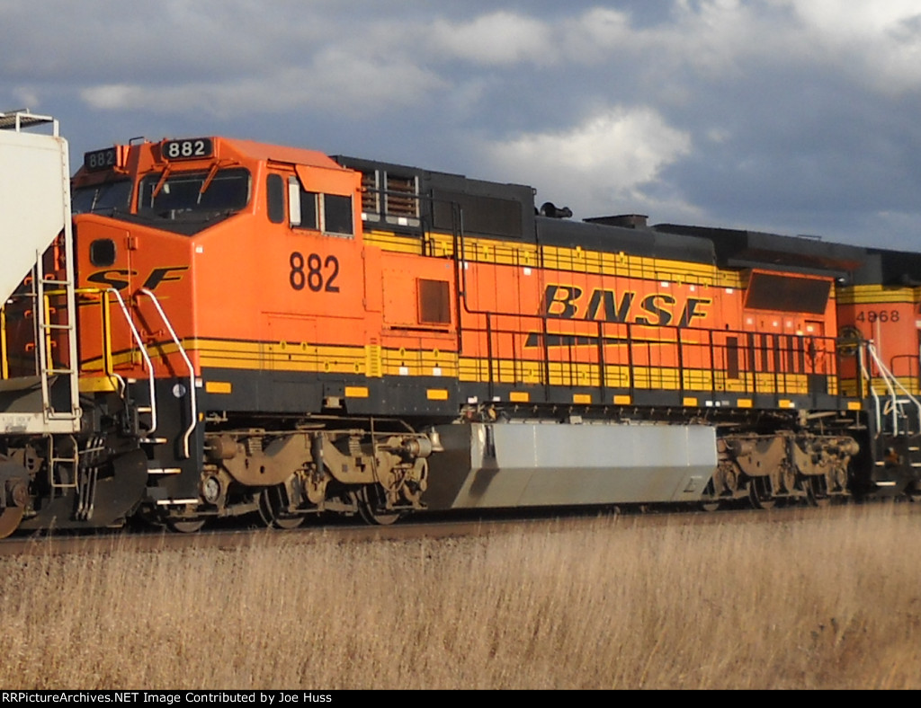 BNSF 882